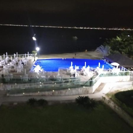 Apartamento Pe Na Areia Frente Para O Mar E Piscina Na Prainha Caraguatatuba Ngoại thất bức ảnh